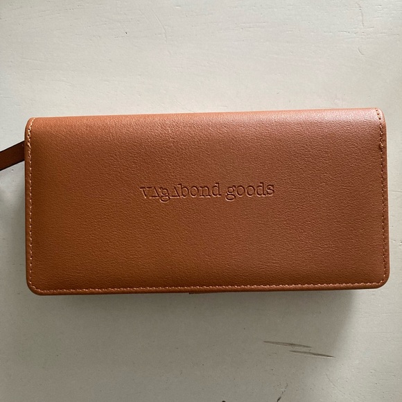 NWT! Vagabond Goods Vegan Leather  Leaf Multifuction Wallet - Picture 3 of 7